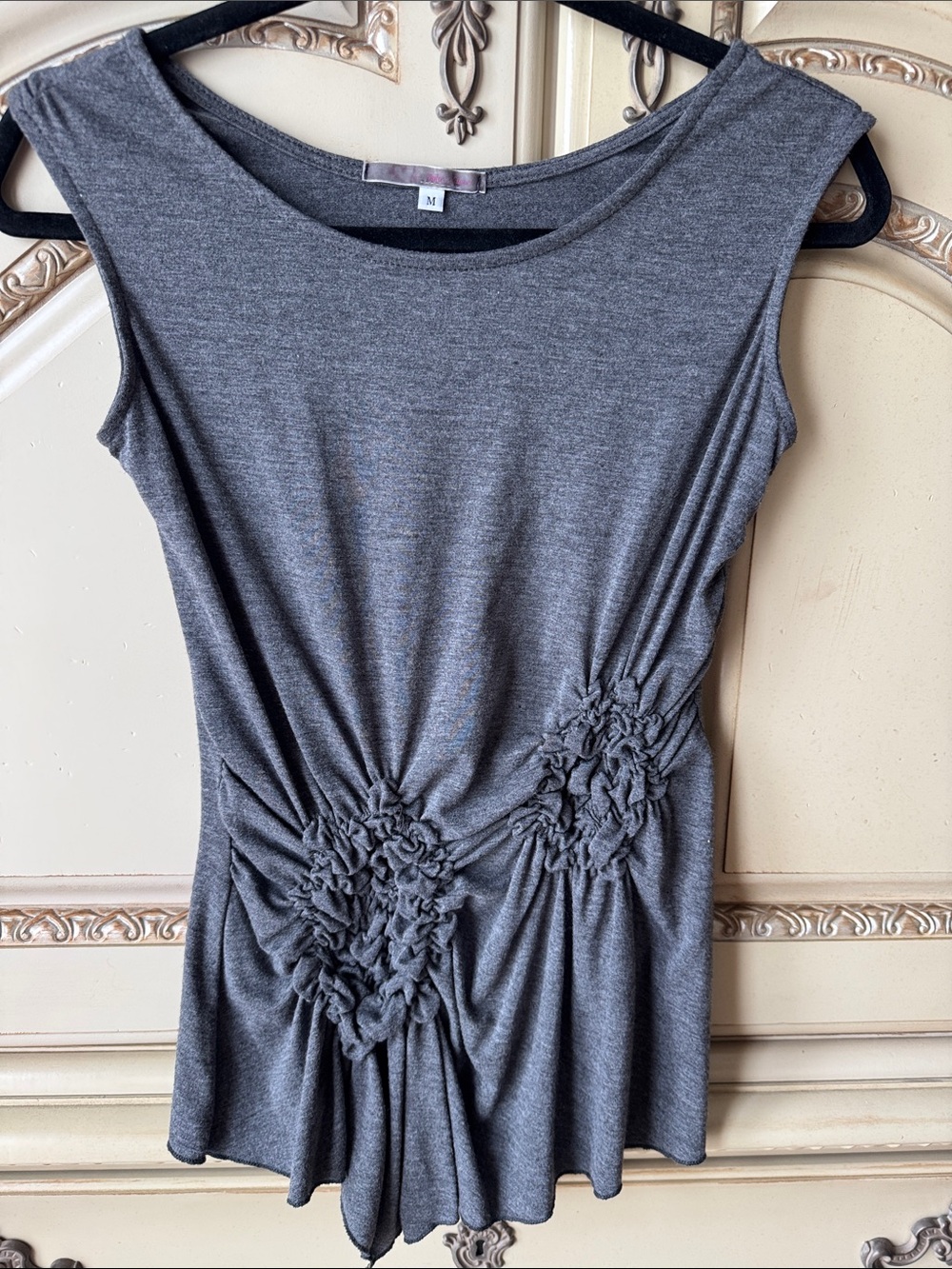 Source Unknown Grey Sleeveless Ruffle-Applique Tank Top